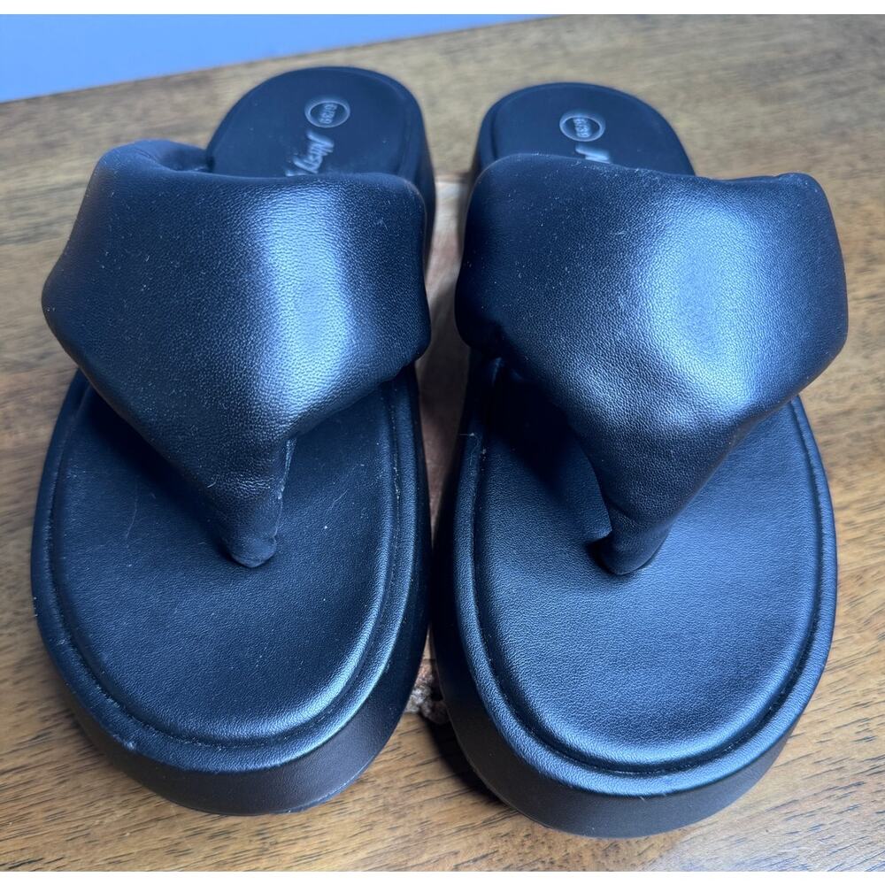 Nasty Gal Faux Leather Platform Flip Flop Sandals Size: 6 - Picture 2 of 5